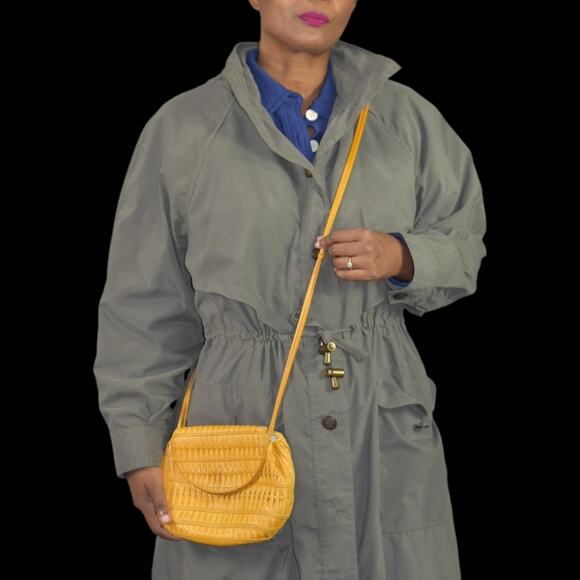 Vintage Sharif Woven Bag Yellow Leather Shoulder Crossbody Long Rounded Purse - Picture 7 of 14